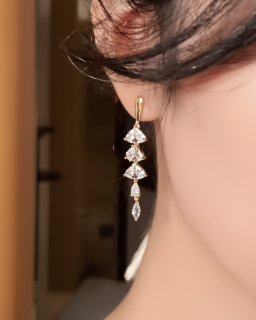 Verbesserte Zirkonia Blatt Ohrringe